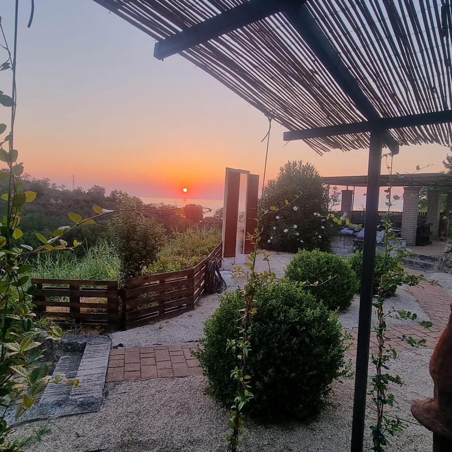 Casale Orgogliosa Hotel Сан Вито Киетино Екстериор снимка